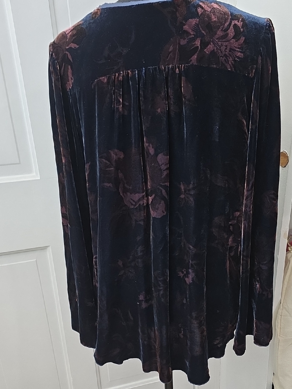 Sundance Navy Blue Garment - Picture 2 of 8